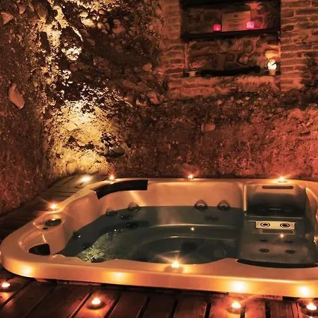 Antico Borgo Di Tabiano Castello - Relais De Charme Hotel 3*