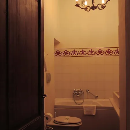 Antico Borgo Di Tabiano Castello - Relais De Charme Hotel 3*