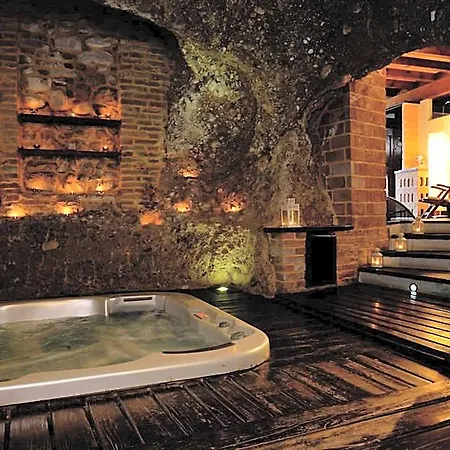 Antico Borgo Di Tabiano Castello - Relais De Charme Hotel 4*