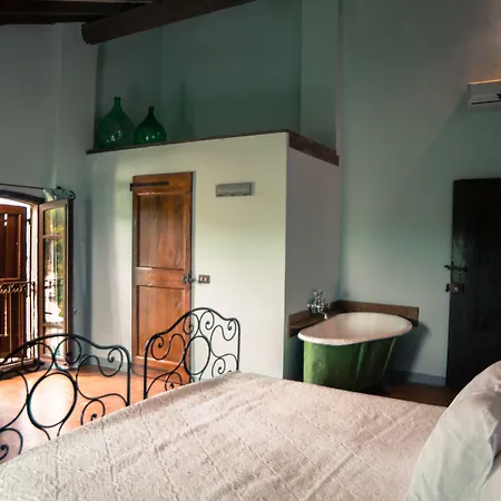 Antico Borgo Di Tabiano Castello - Relais De Charme Szálloda 4*
