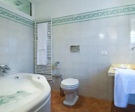 Antico Borgo Di Tabiano Castello - Relais De Charme 4*